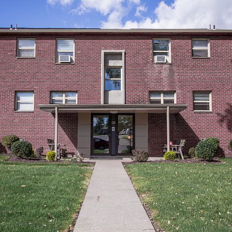 1st image of 40 Clover Dr APT 2