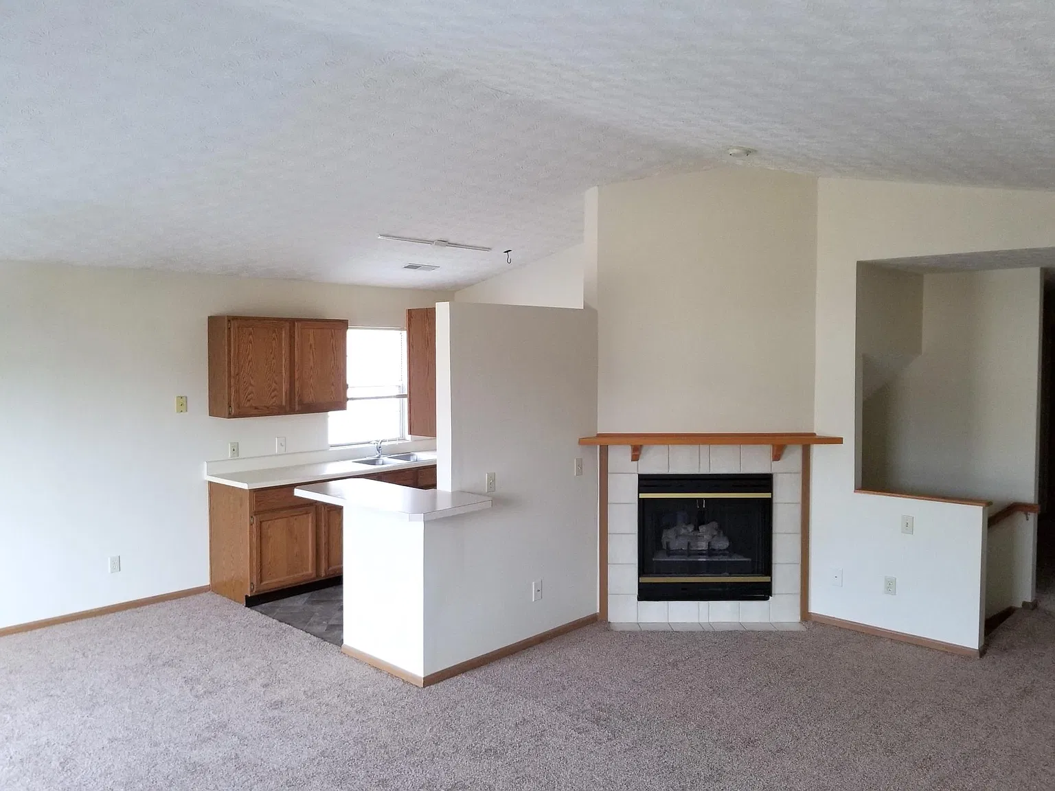 2 bed, 1.5 bath, $1,345 — Photo 3
