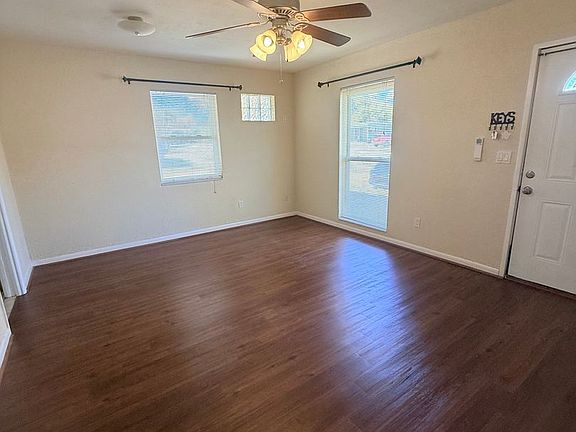 3rd image of 1526 Wakefield Cir