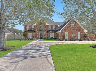 101 Oak Dr, Friendswood, TX 77546