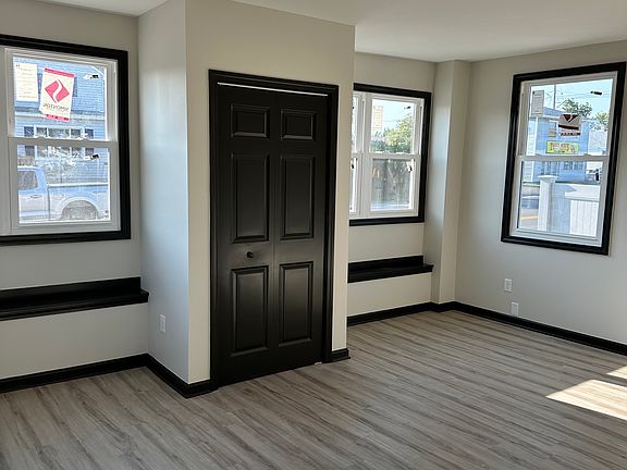 5th image of 4260 S Park Ave #6