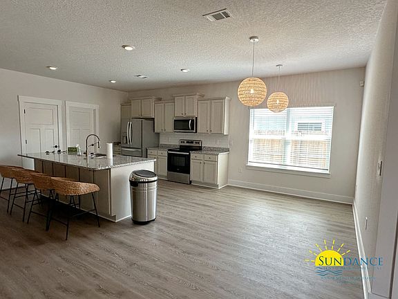 4th image of 6237 Jenks Dr