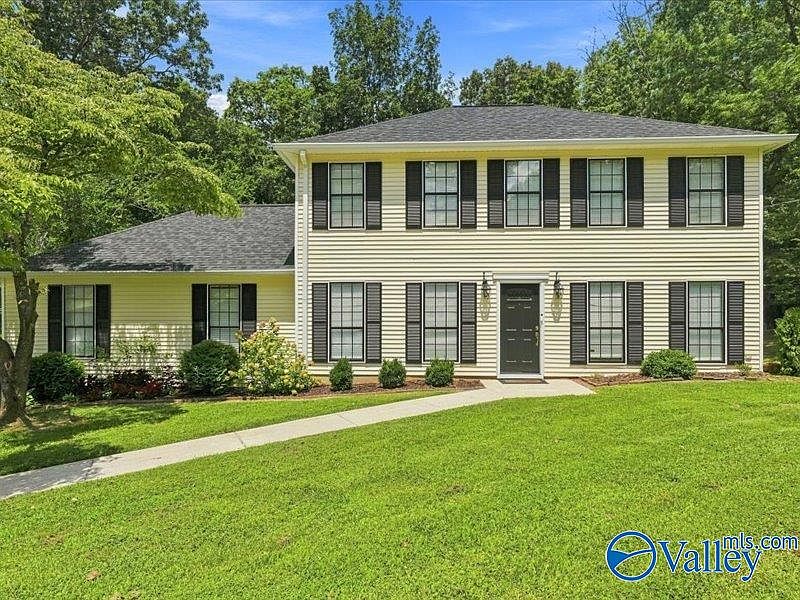 1st image of 29175 Henderson Cir