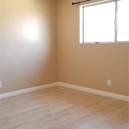 4th image of 3010 Vineland Ave #103