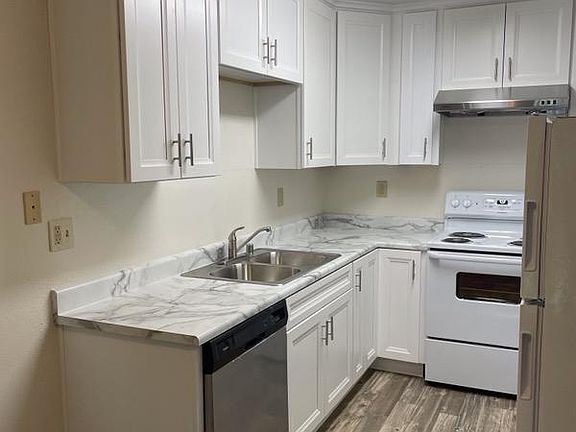 2nd image of 24-404 S Anza St #24