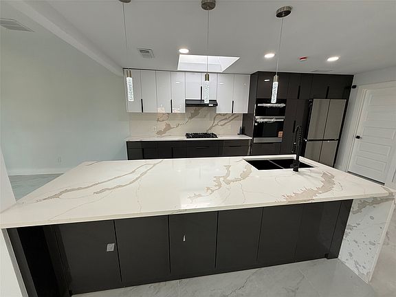 4th image of 2025 San Miguel Dr