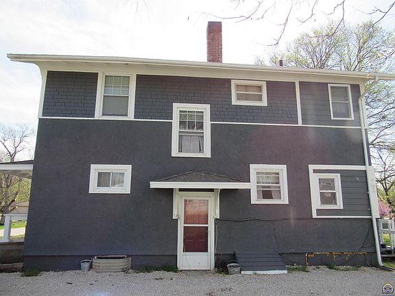 3rd image of 320 W 7th St