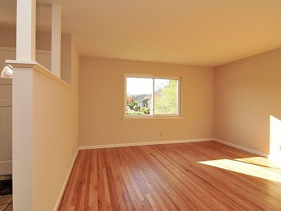 3rd image of 5975 Mayflower Ct
