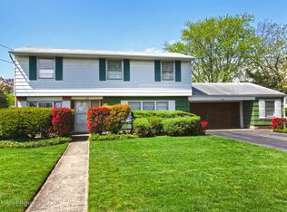 202 W 8th St, Deer Park, NY 11729