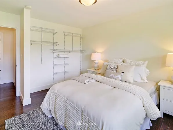 2111 E John St APT 303, Seattle, WA 98112