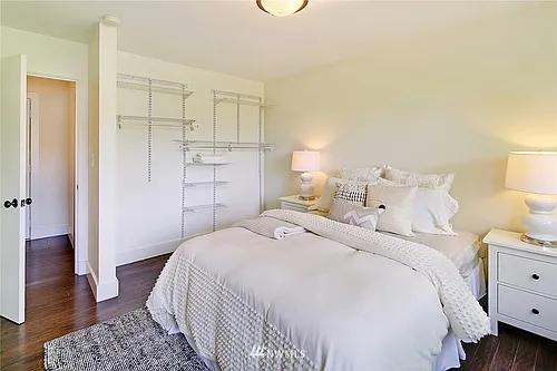 2111 E John St #303 Photo 1
