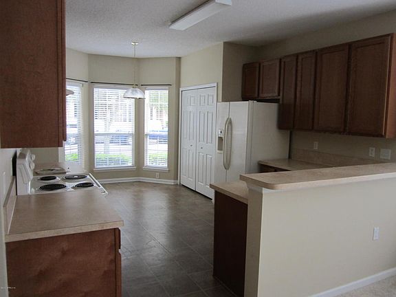 3rd image of 515 Hopewell Dr