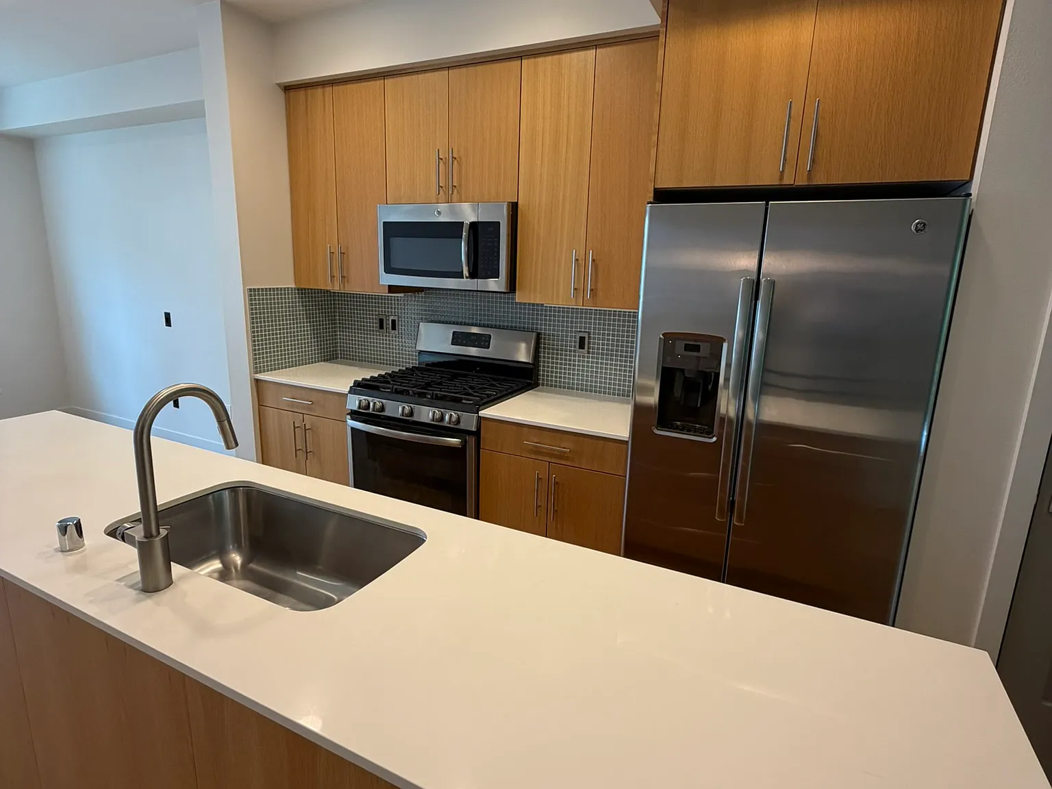 2 bed, 2.5 bath, 1488 sqft, $3,295 — Photo 4