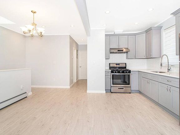 3rd image of 1141 Pugsley Ave #2F