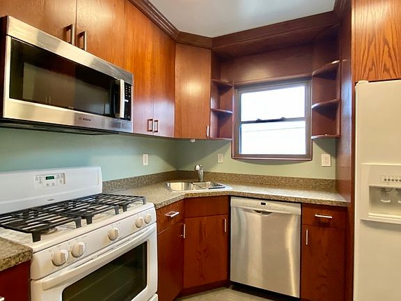 3rd image of 31-56 44th St #Top