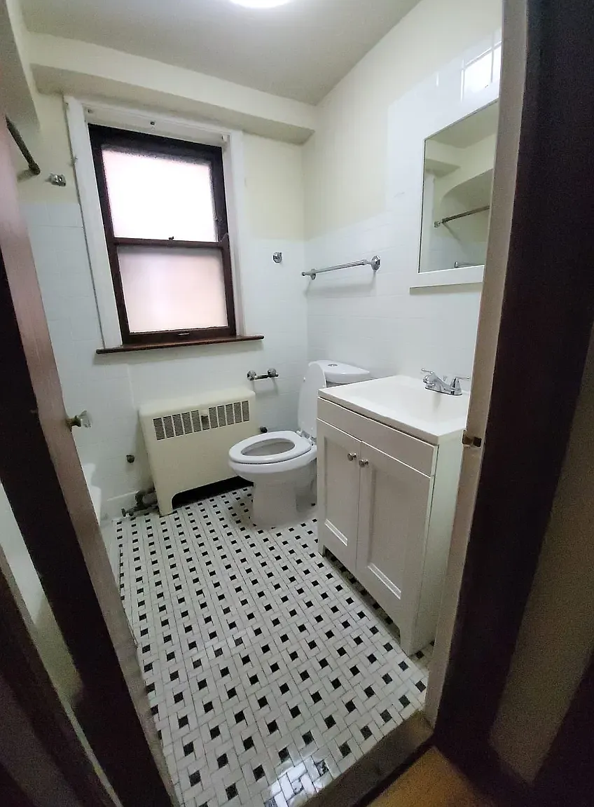 1803 Kenilworth Ave — Photo 3