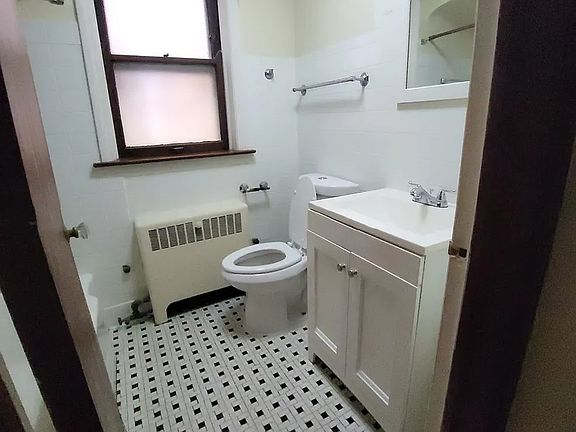 3rd image of 1803 Kenilworth Ave #3
