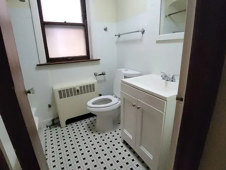 1803 Kenilworth Ave #3 — Photo 2