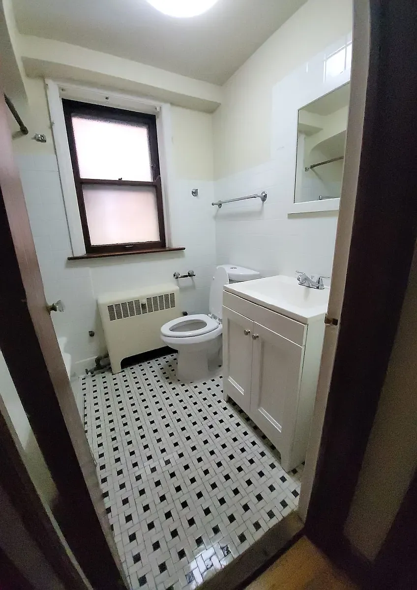 Building Photo - 1803 Kenilworth Ave #3