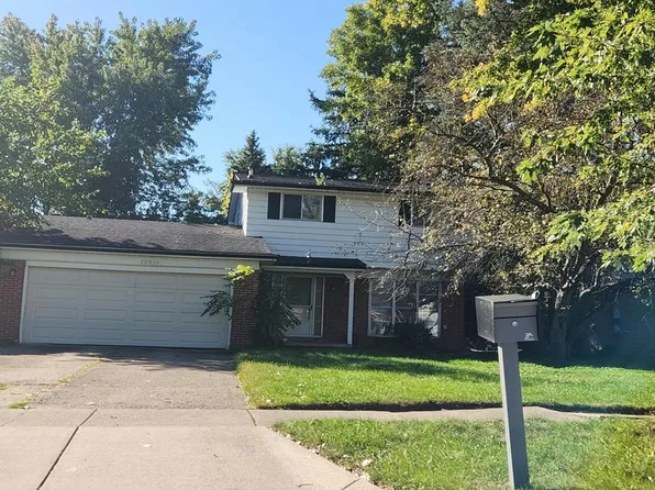 20355 Roseland St, Southfield, MI 48076