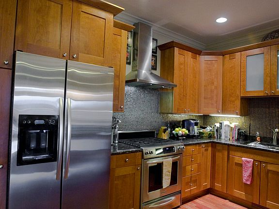 5th image of 3418 N Sheffield Ave APT 3