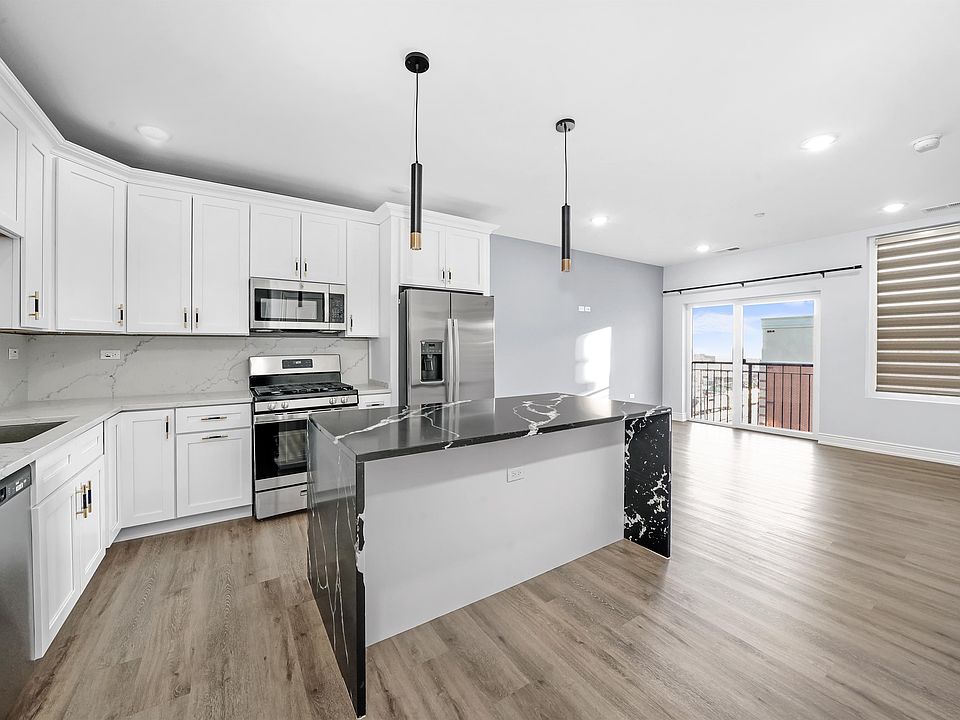 1st image of 9600 Franklin Ave #401