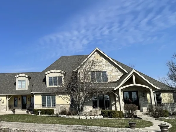 43W050 Burlington Rd, Elgin, IL 60124