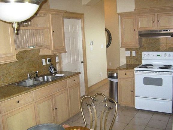 4th image of 2513 Calle Madrid St