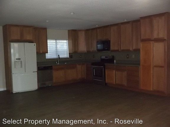 4th image of 5021 Sunshine Ln