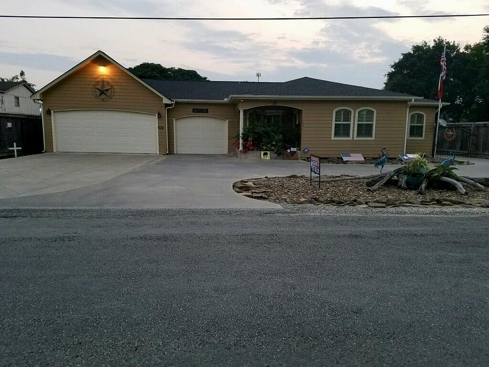 1st image of 403 S 14th St