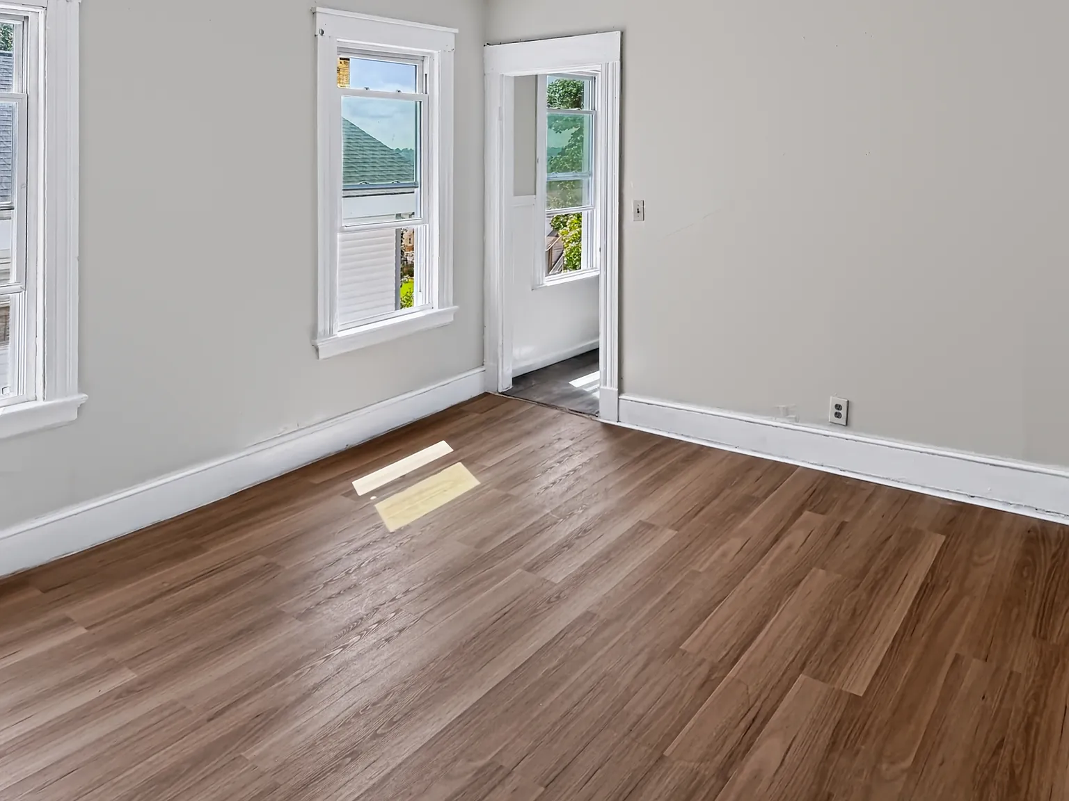 3 bed, 1350 sqft, $1,500 — Photo 3