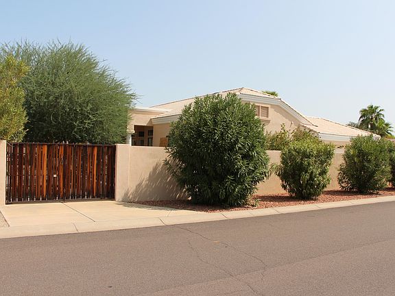 4th image of 8222 W Planada Ln