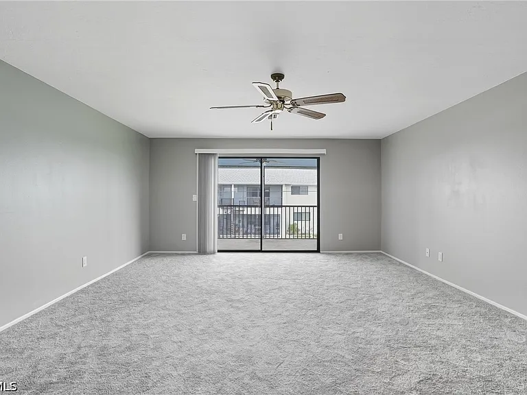 1203 SW 48th Ter #202 — Photo 9