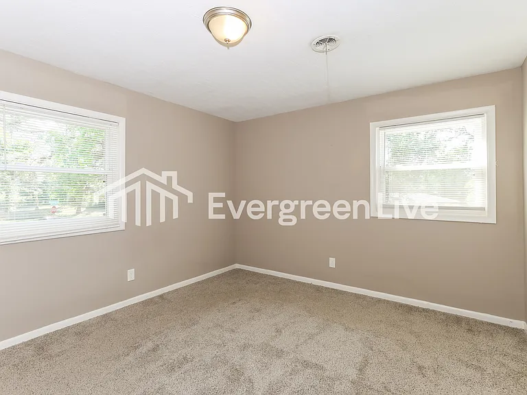 3357 Wedgewood Dr — Photo 8