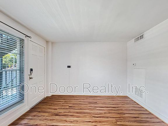 5th image of 732 Scotland St APT 19