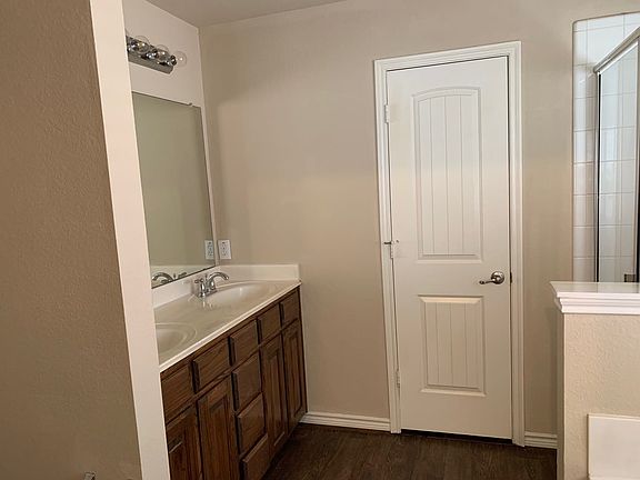 5th image of 2107 Colby Ln