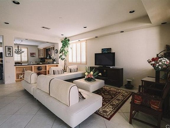 Living room, downstair