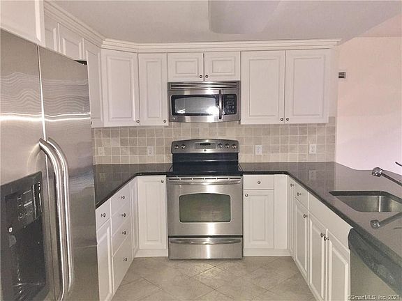 4th image of 3250 Fairfield Ave APT 119