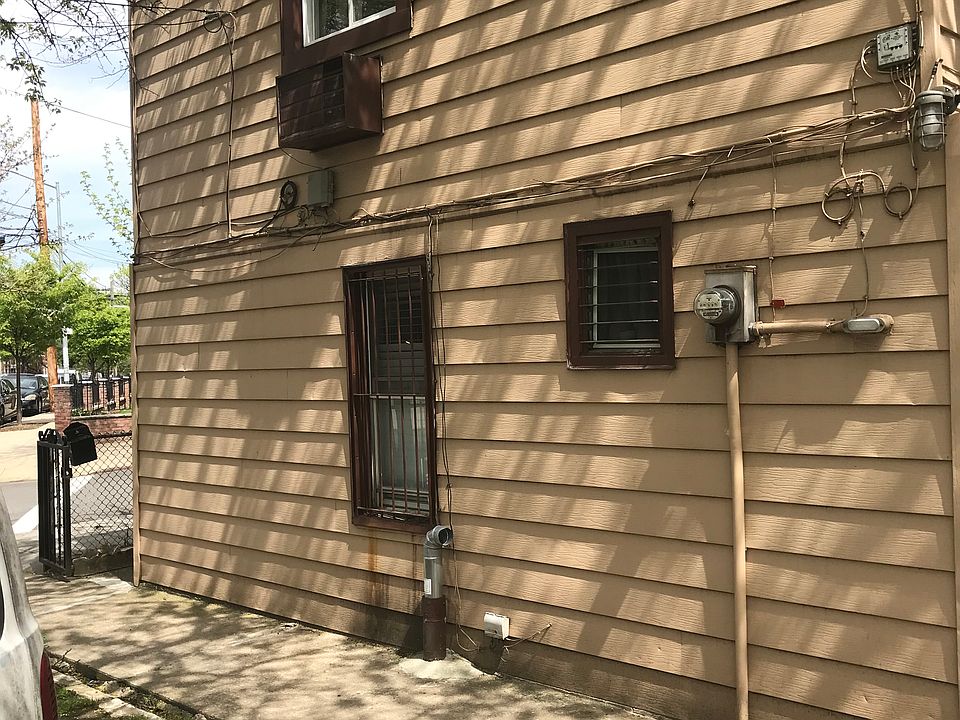 2nd image of 2317 42nd St