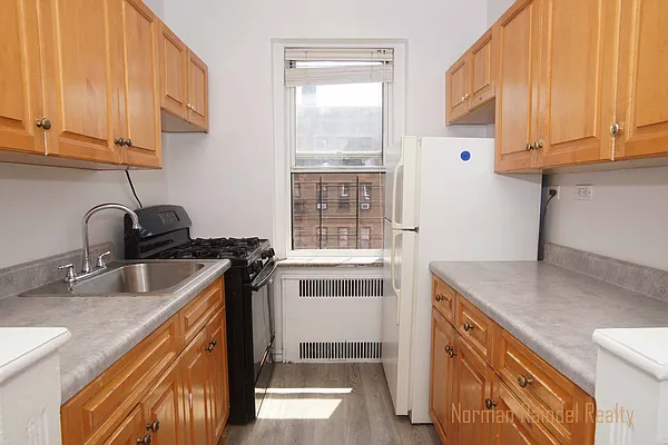 Rented by Norman Raindel, LREB | media 10