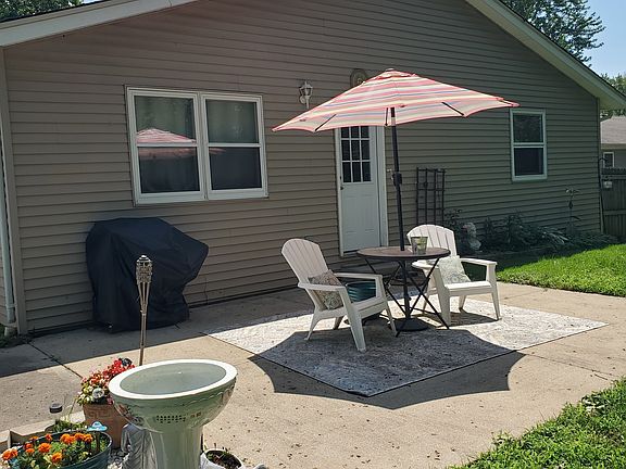 3rd image of 226 N Park Dr