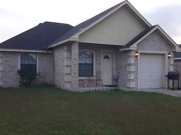 3rd image of 2952 Rosewood Cir