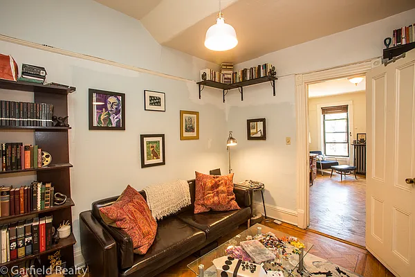 Rented by Garfield Realty  | media 17