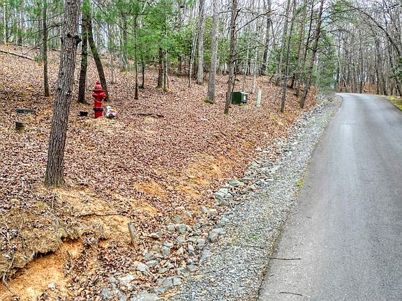 5th image of 25 Cross Creek Rd