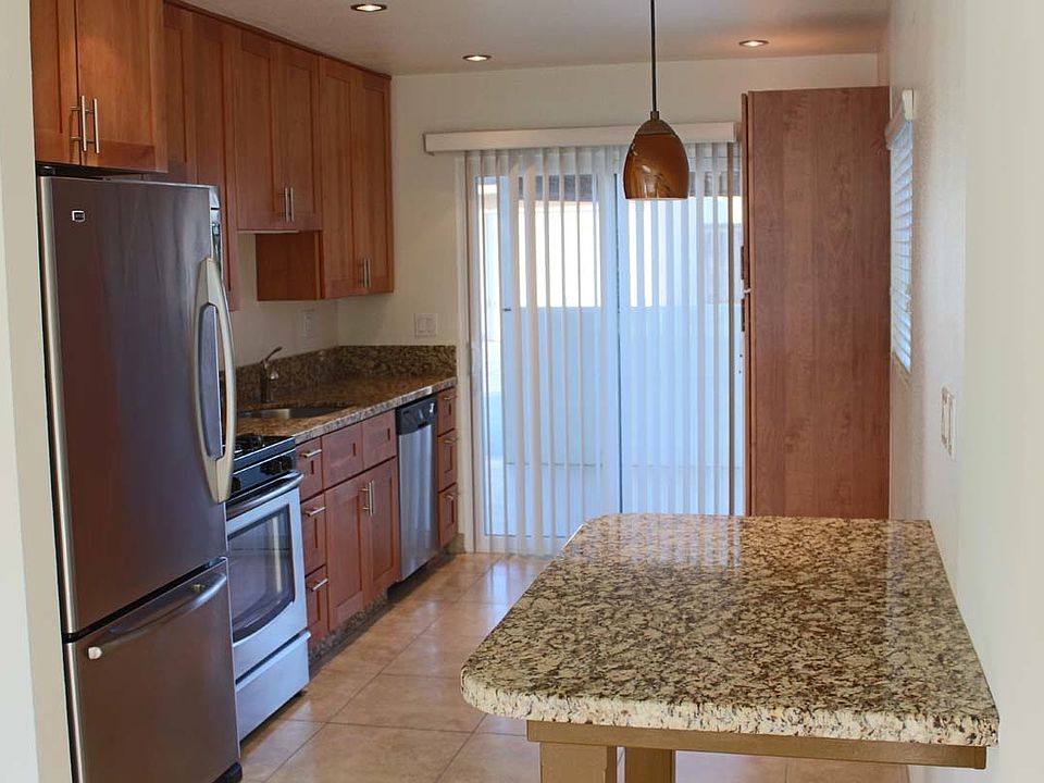 1st image of 654 Park Dr