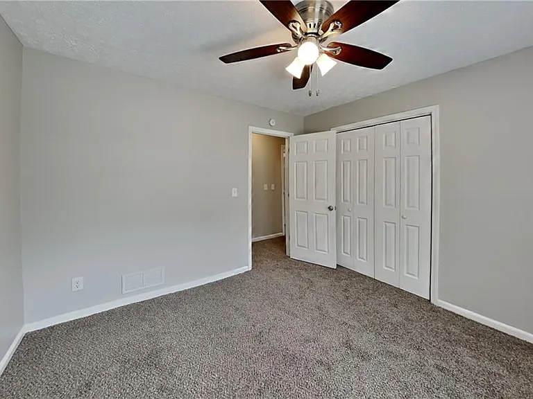 5333 Highpoint Rd — Photo 10