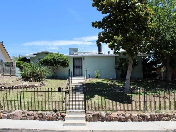3213 Bucknell St, Bakersfield, CA 93305
