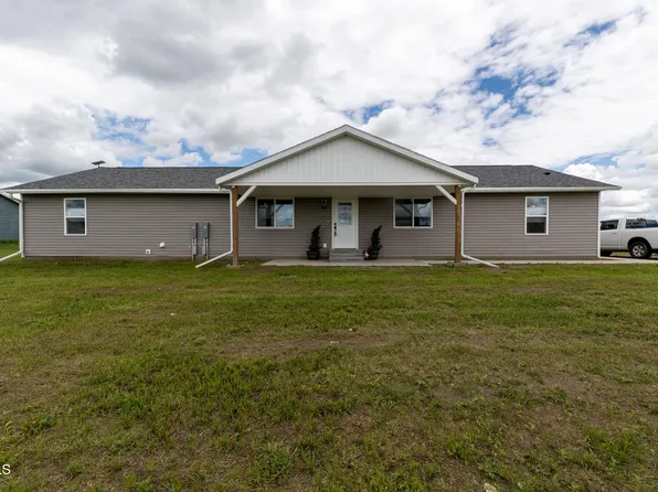 5476 Mathew Ave, Williston, ND 58801