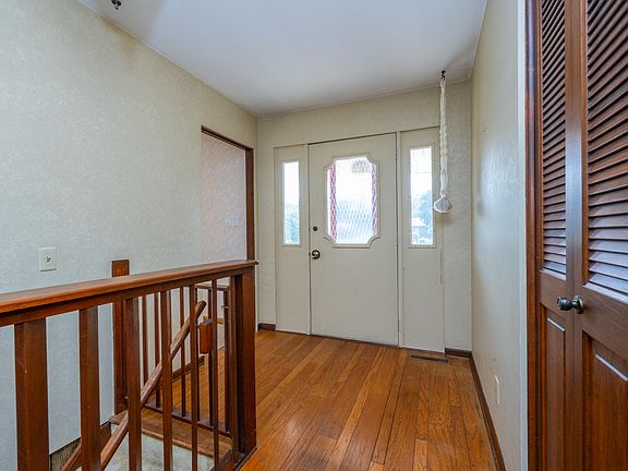 4th image of 4334 Laurel Dr