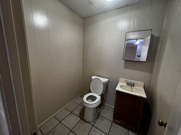 4th image of 1410 Marlton St #10461809